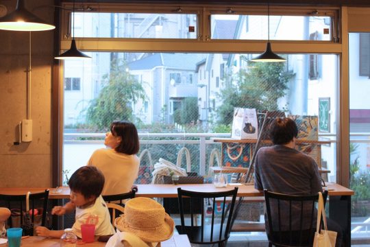 まちへ開かれたカフェ 国立人